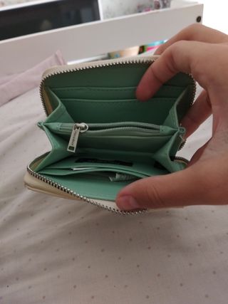 Cartera Pull&Bear beige y verde agua