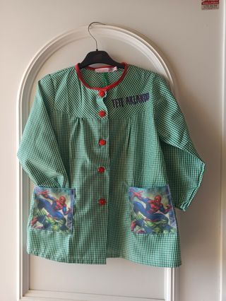 Bata escolar personalizada 