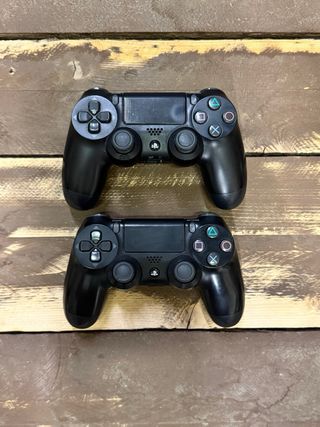 PS4 Slim Nera con 2 Controller