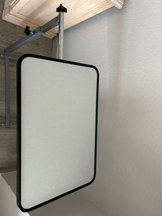 Mesa auxiliar adaptable
