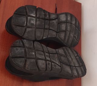 Regalo Skechers Talla 42 Negras