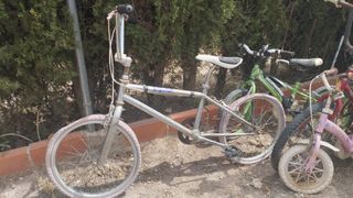 Bicicleta BMX plateada