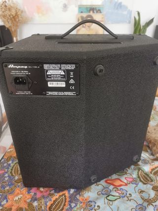 Ampeg Amplificador Bajo