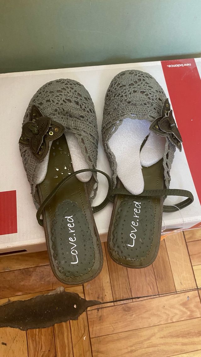 Sandalias planas tejidas verde