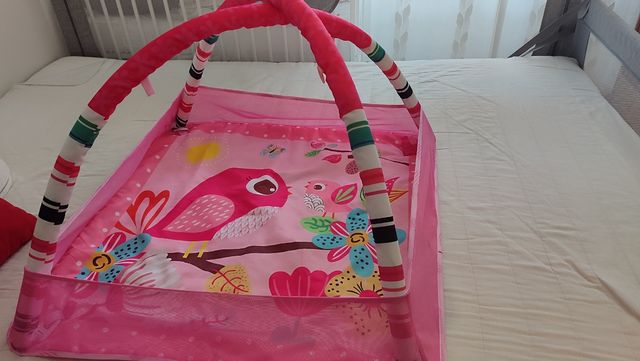 Alfombra de actividades para bebé