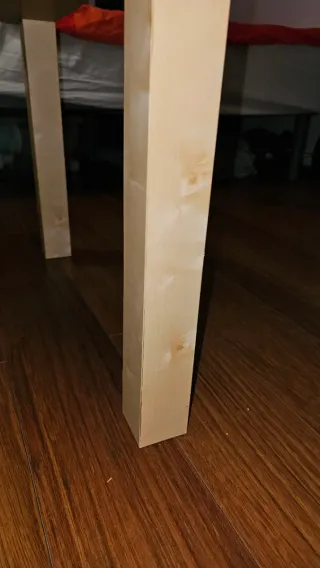 Mesa auxiliar LACK IKEA madera clara