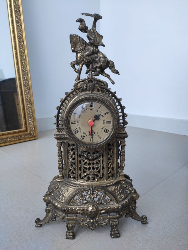 Reloj de mesa antiguo dorado bronce
