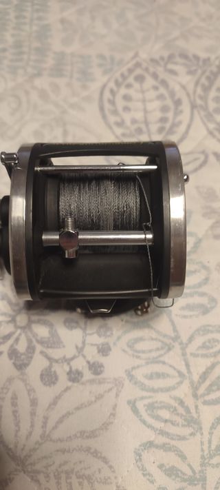 Carrete Pesca Penn Commander 20 LW