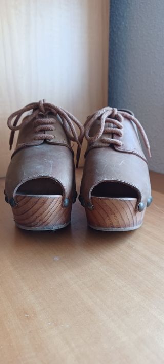 Zuecos de Madera con Plataforma para Mujer