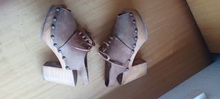 Zuecos de Madera con Plataforma para Mujer