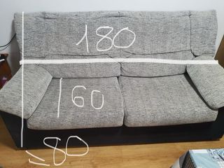 Sofá de tela gris y negro de dos plazas 
