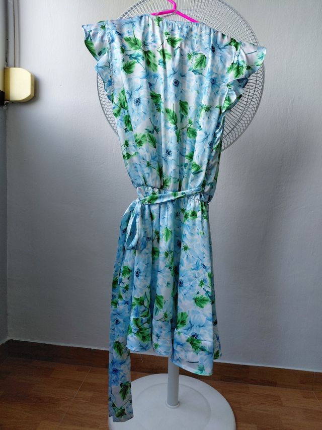 Mono Zara floral azul y verde