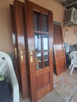 Puertas de madera maciza