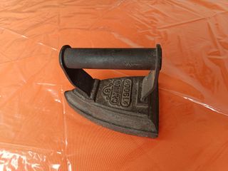 Plancha de hierro antigua