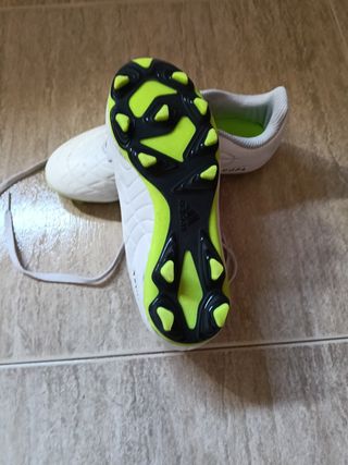 Botas de fútbol Adidas talla 32