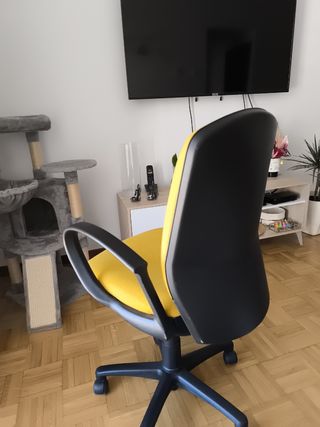 Silla de oficina giratoria amarilla