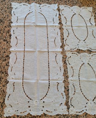 Set 3 Runner e centrini ricamo e intaglio 