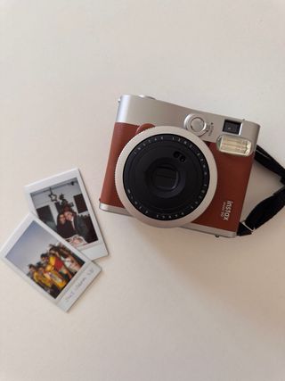 Cámara Instax Mini 90 Neo Classic Fujifilm