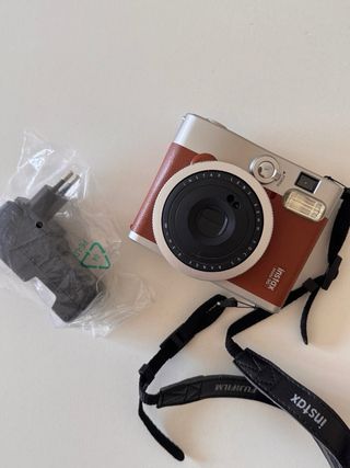 Cámara Instax Mini 90 Neo Classic Fujifilm