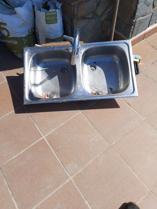Fregadero doble inox más grifo