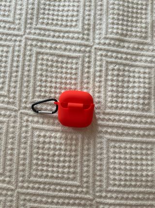 Funda protectora roja para auriculares