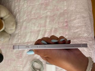 iPhone 14 Morado