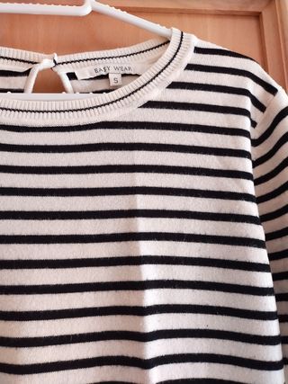 Jersey de punto a rayas negras y blancas 