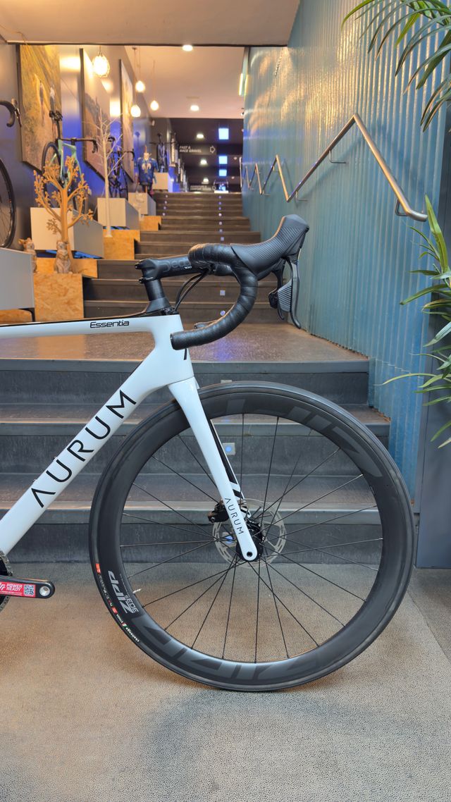 Bicicleta Aurum Essentia Sram FORCE ZIPP 303s T54