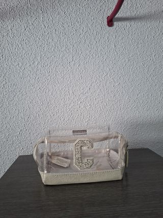 Neceser Primark Transparente con C Brillante