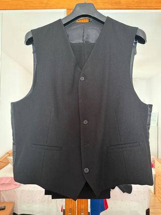 Traje de tres piezas negro