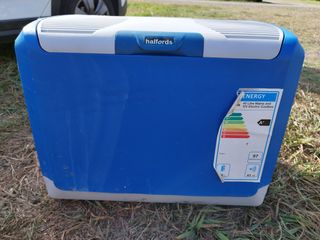Nevera portátil eléctrica 40L Halfords