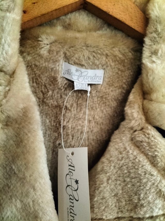 Abrigo marrón y beige