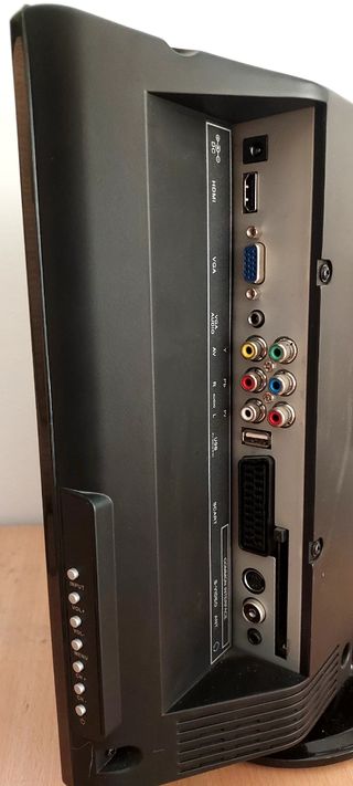 Monitor/TV Negro con HDMI, VGA, AV, USB