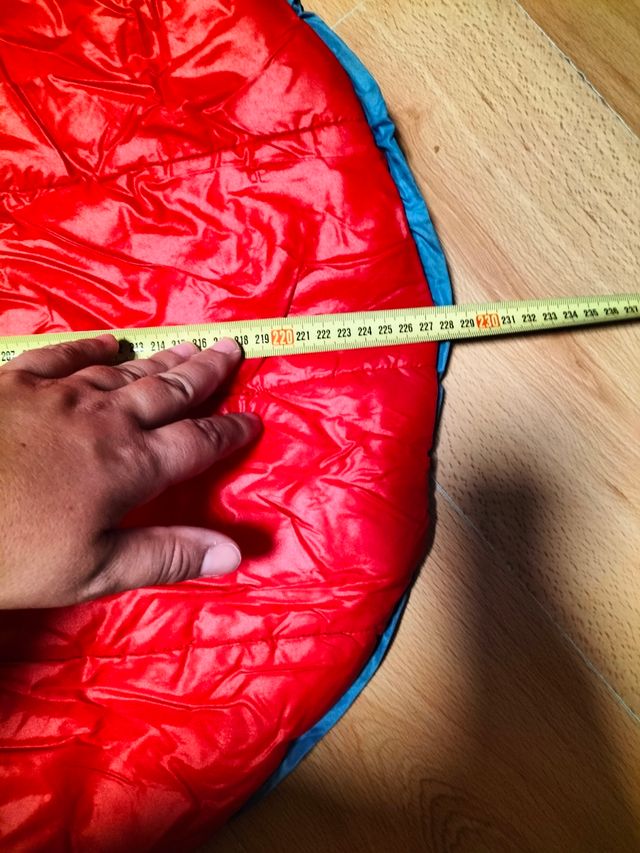 Saco de dormir azul y rojo