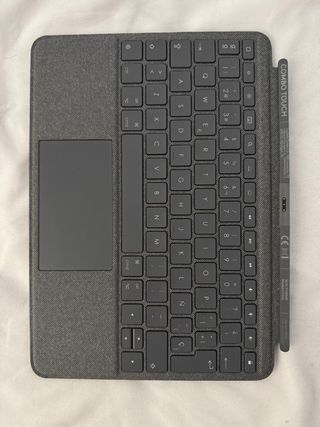 Logitech Combo Touch para iPad 7ª gen