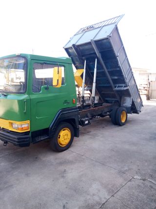 Nissan ebro 1992