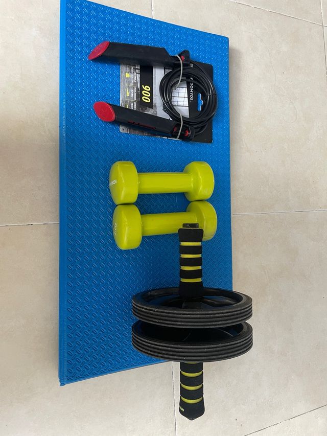 Esterilla, Pesas 2kg, Rueda Abdominal y Comba