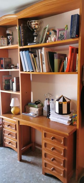Dormitorio completo de madera estilo provenzal 
