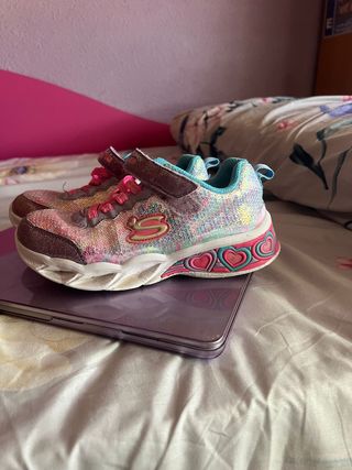 Zapatillas Skechers con Luces Talla 32