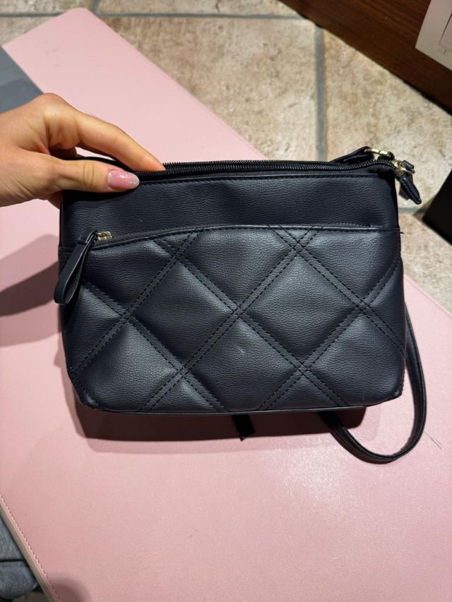 Borsa nera trapuntata