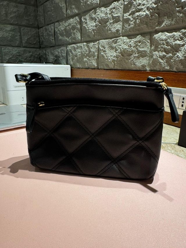 Borsa nera trapuntata