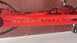 Bicicleta  BH Ultralight con ruedas de carbono 