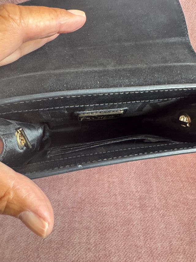 Bolso negro de piel con Cadena Dorada