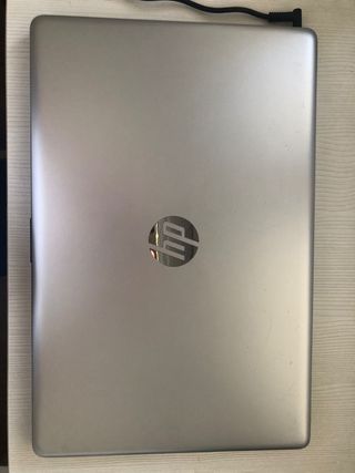 Portátil HP 17" · Intel i5 · 8GB RAM · 480GB SSD 