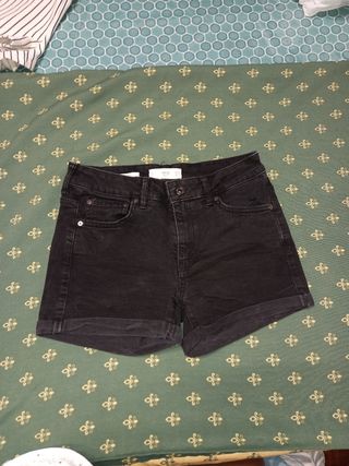 Pantalón corto negro Mango