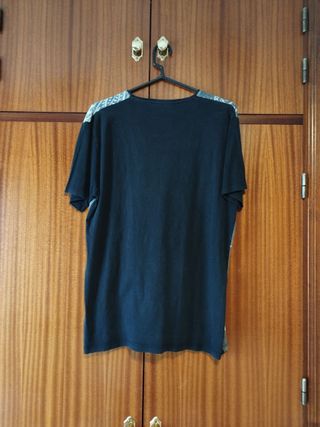 Camiseta con estampado americano gris