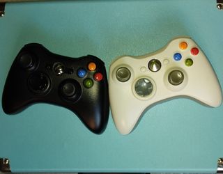 Due controller wireless per Xbox 360.