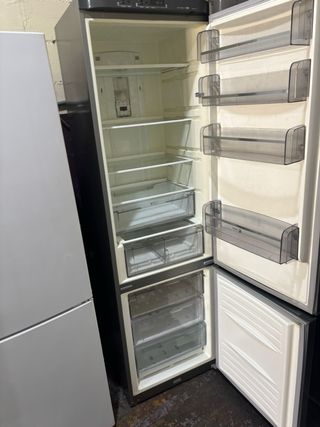 Frigorífico Haier No Frost 2m x 60cm