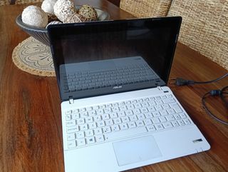 Computer portatile ASUS X102BA-BH41T 10.1 Touch