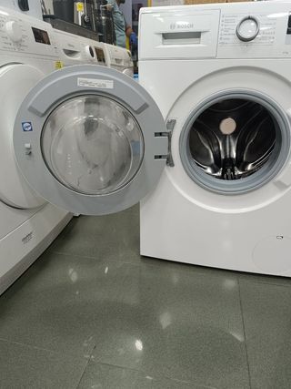 Lavatrice a carico frontale Bosch Serie 4 EcoSilence da 8 kg